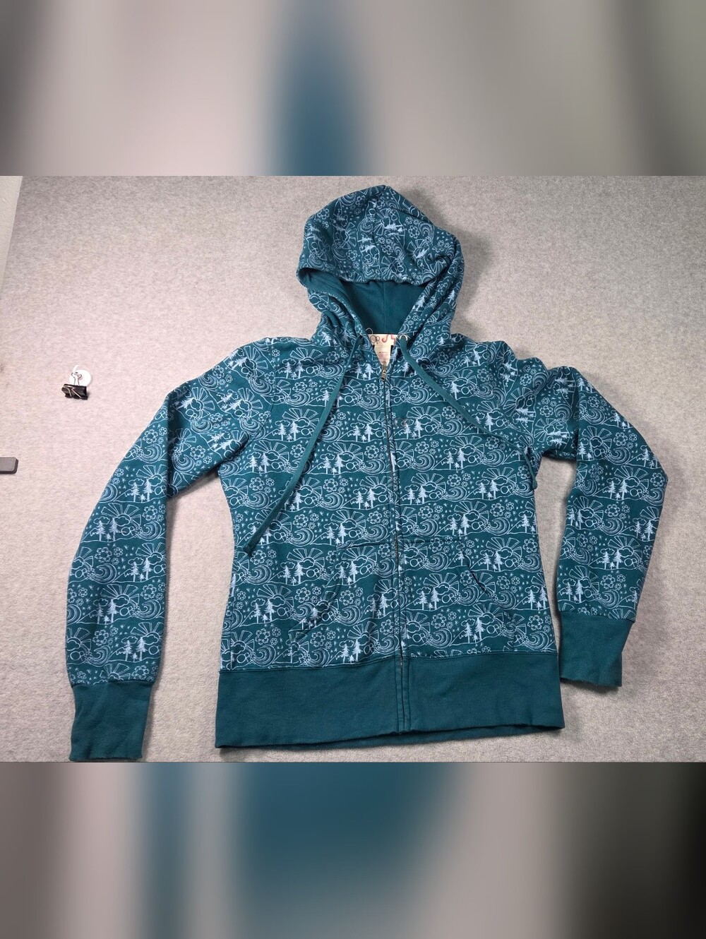 vintage Y2K-era Ocean Pacific (OP) women's full-zip graphic hoodie in a teal/dee